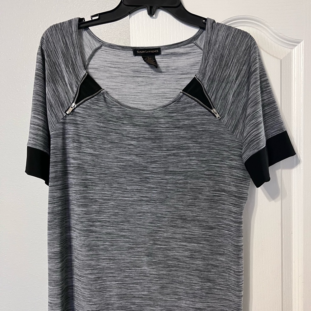 Susan Lawrence Grey and Black Zipper Sleeve Accent Blouse